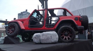 Jeep Wrangler Unlimited Rubicon bản độ 'trần trụi' xuất hiện tại Việt Nam: Cá tính, phá cách và đầy công nghệ